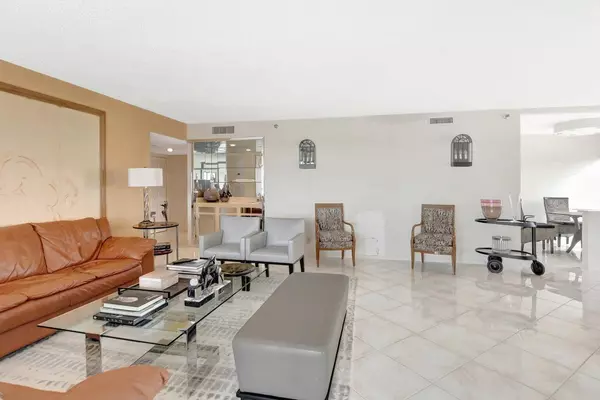Boca Raton, FL 33434,20090 Boca West DR 368