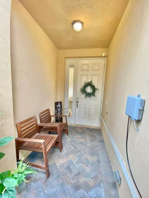 Lake Worth, FL 33463