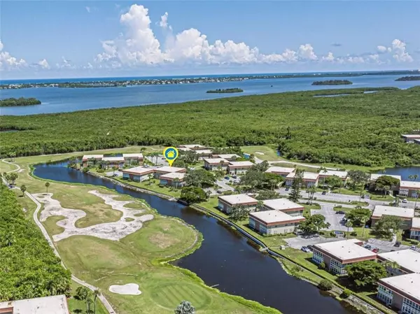 73 Royal Oak CT 203, Vero Beach, FL 32962