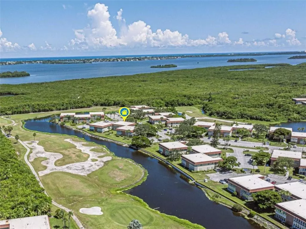 Vero Beach, FL 32962,73 Royal Oak CT 203