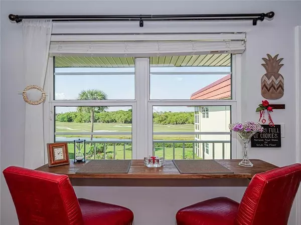 Vero Beach, FL 32962,73 Royal Oak CT 203