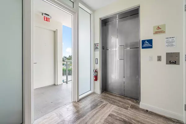 South Palm Beach, FL 33480,3550 S Ocean BLVD 6b