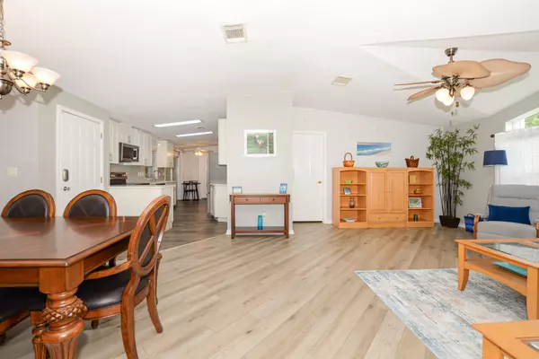 Port Saint Lucie, FL 34952,8100 Long DR