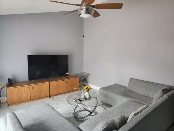 Lake Worth, FL 33463,4317 S Landar DR