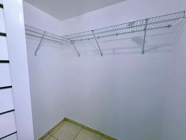 Boca Raton, FL 33431,460 NW 20th ST 3040