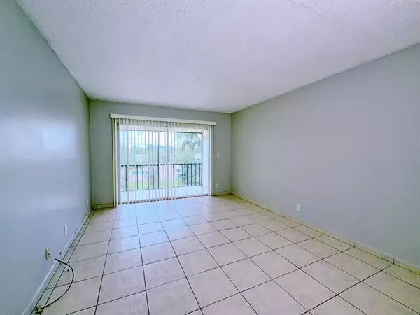 Boca Raton, FL 33431,460 NW 20th ST 3040