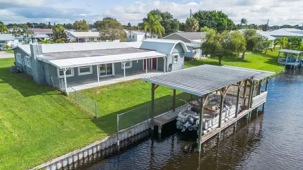 Okeechobee, FL 34974,2116 SE 31st ST