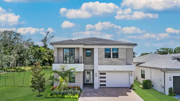 8222 Essex Country Clb DR, Boca Raton, FL 33434