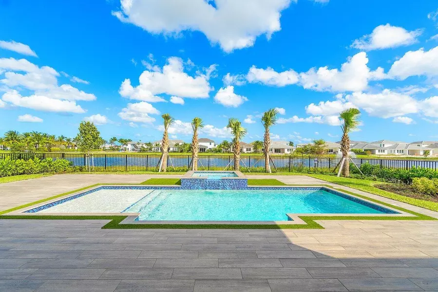 9237 Crestview CIR, Palm Beach Gardens, FL 33412