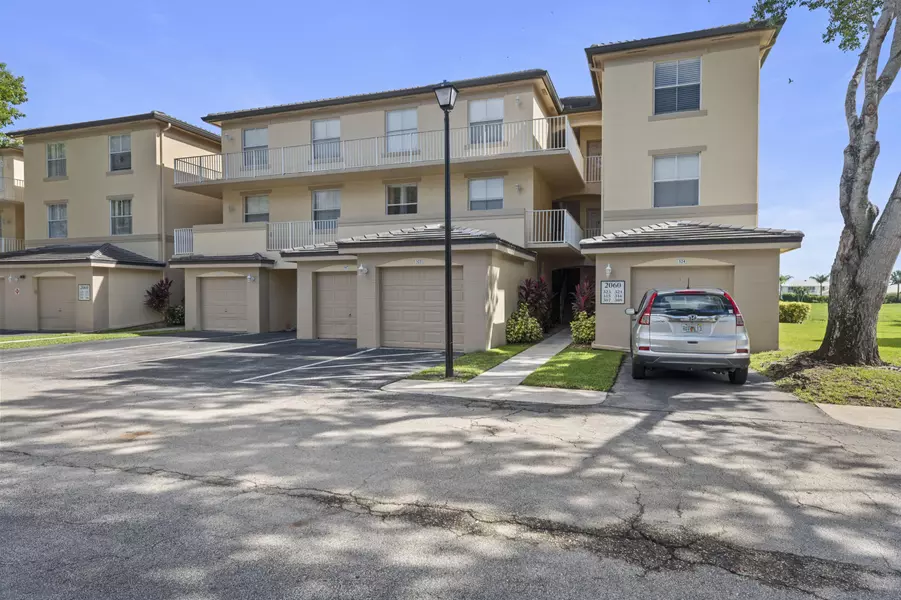 2060 Greenview Shores BLVD 323, Wellington, FL 33414
