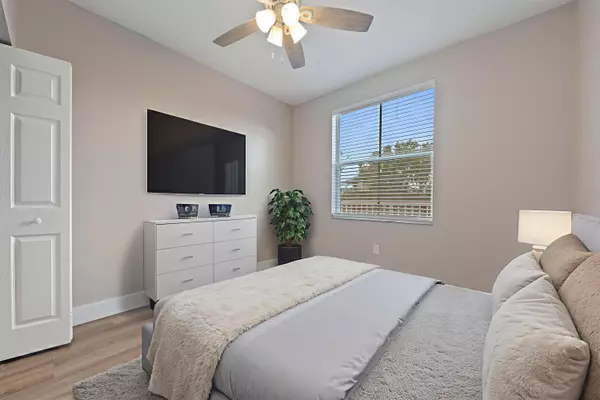 Wellington, FL 33414,2060 Greenview Shores BLVD 323