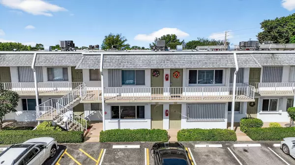 Lake Worth Beach, FL 33461,3160 Lake Osborne Dr 107