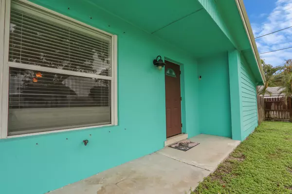 Hobe Sound, FL 33455,8151 SE Evergreen ST