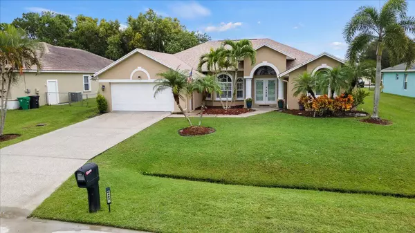 6482 NW Regal CIR, Port Saint Lucie, FL 34983