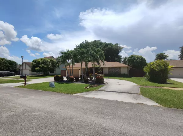 West Palm Beach, FL 33413,616 White Water DR