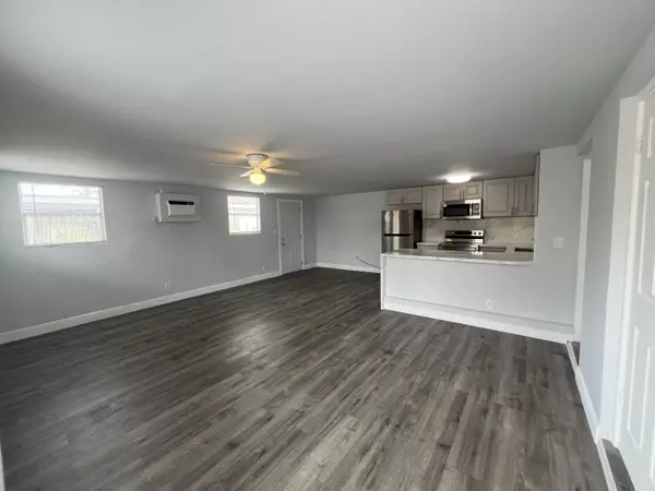 Deerfield Beach, FL 33441,1421 SE 2nd ST Studio