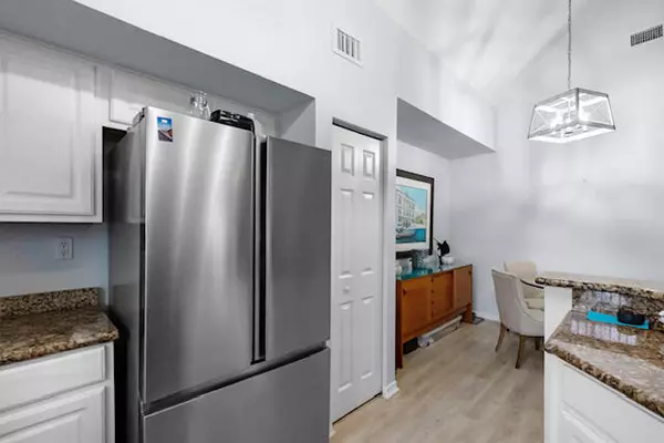 Stuart, FL 34997,1581 SE Pomeroy ST 8-2