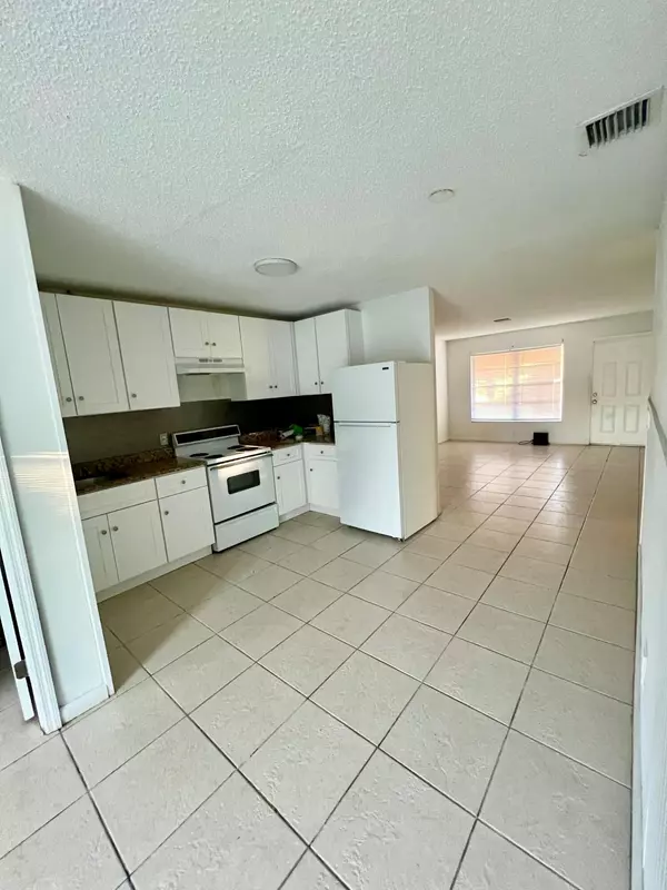 Stuart, FL 34997,3300 SE Fairmont ST