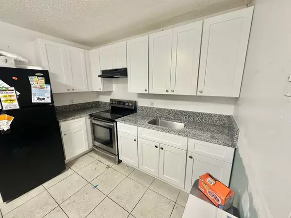Stuart, FL 34997,3300 SE Fairmont ST