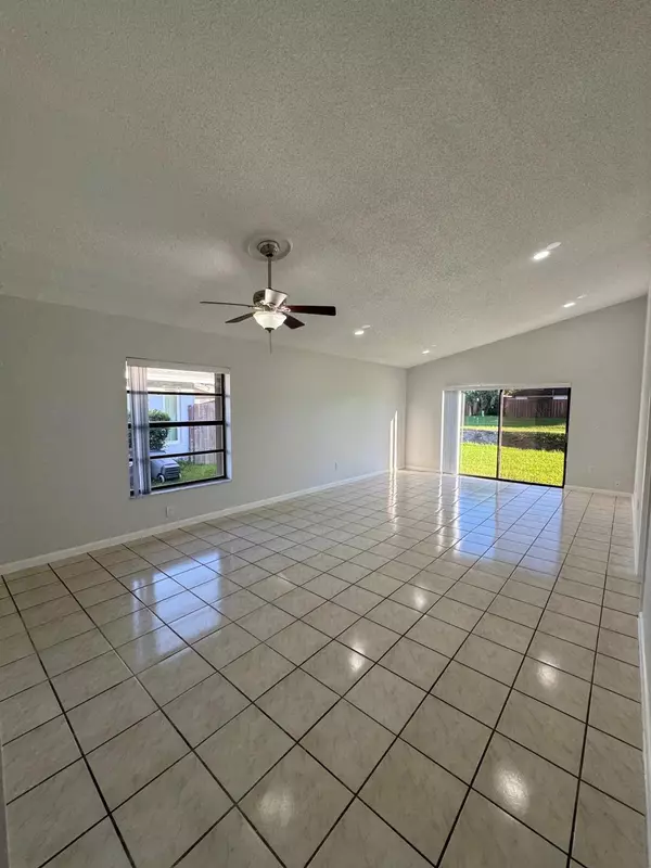 West Palm Beach, FL 33415,1427 Summit Run CIR