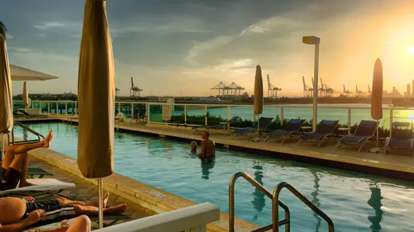 Miami Beach, FL 33139,650 West AVE 2905