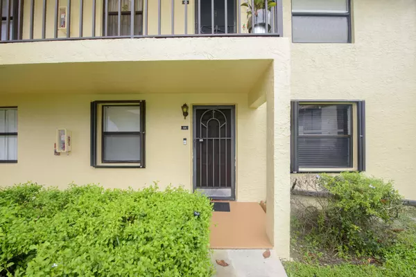 Lake Worth, FL 33467,4689 E Lucerne Lakes E BLVD 106