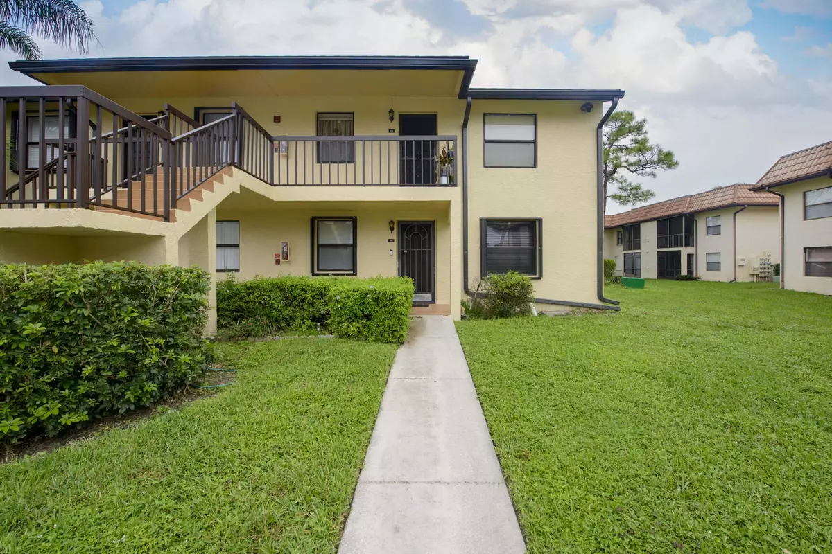 Lake Worth, FL 33467,4689 E Lucerne Lakes E BLVD 106
