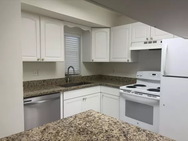 2456 SE Garden TER 307, Port Saint Lucie, FL 34952