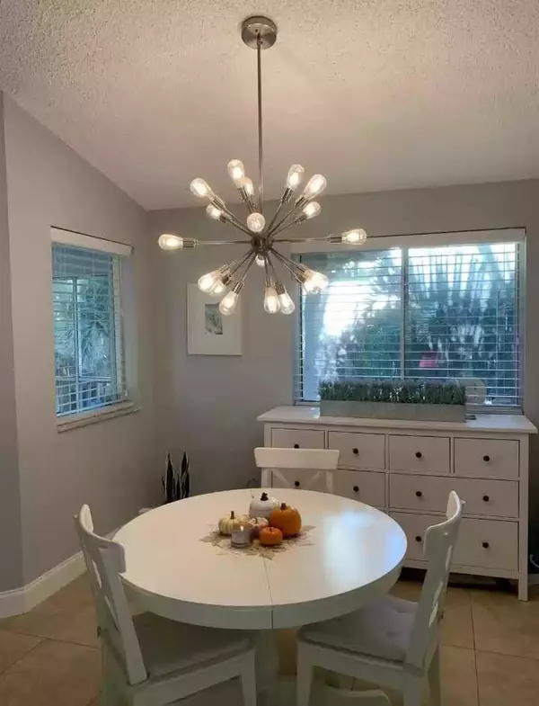 West Palm Beach, FL 33409,20304 Glenmoor DR