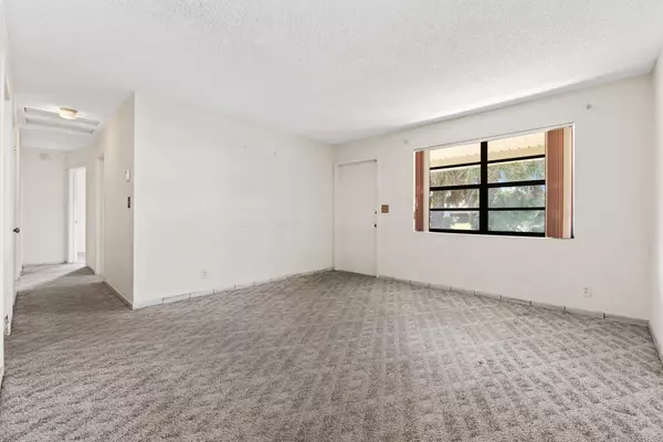 West Palm Beach, FL 33405,7816 Martin AVE