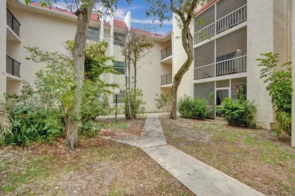 Boca Raton, FL 33486,636 NW 13th ST 24