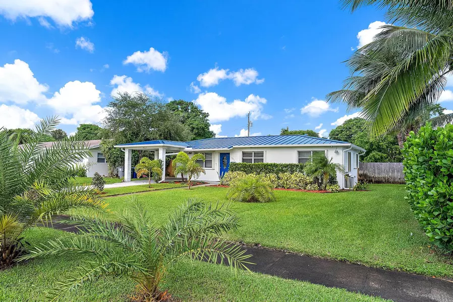 423 Hawthorne DR, Lake Park, FL 33403