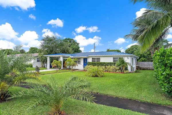 423 Hawthorne DR, Lake Park, FL 33403