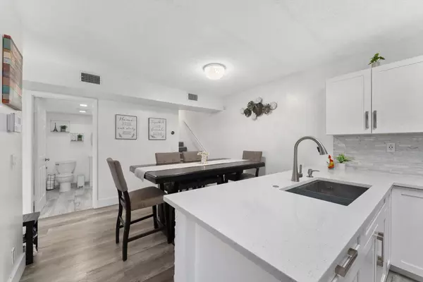 West Palm Beach, FL 33406,3807 NE Victoria DR 3807