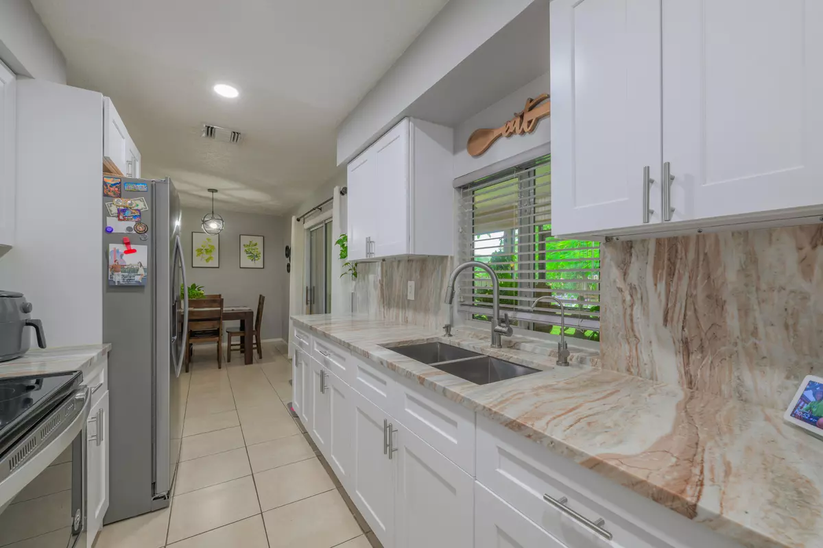 Port Saint Lucie, FL 34983,738 NE NE Lanfair ST