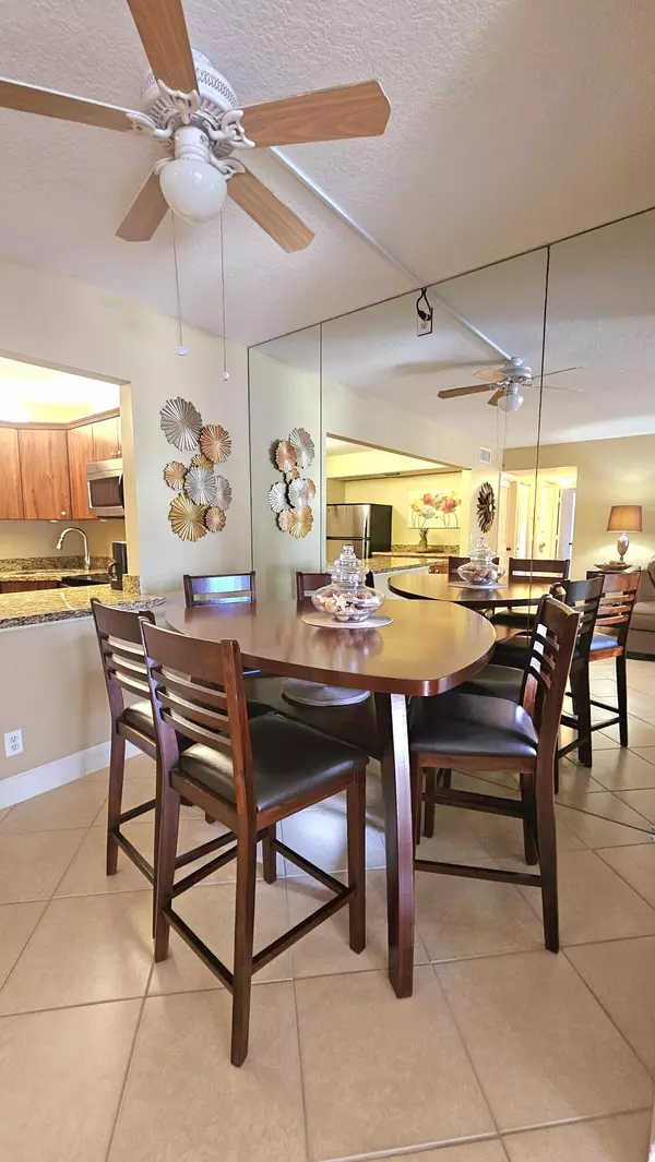 West Palm Beach, FL 33409,1005 Green Pine BLVD E1