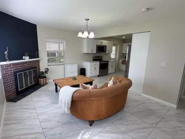 North Palm Beach, FL 33408,1923 Holman DR