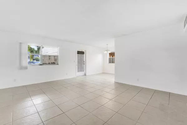 Delray Beach, FL 33446,541 Saxony L