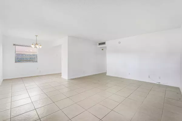 541 Saxony L, Delray Beach, FL 33446