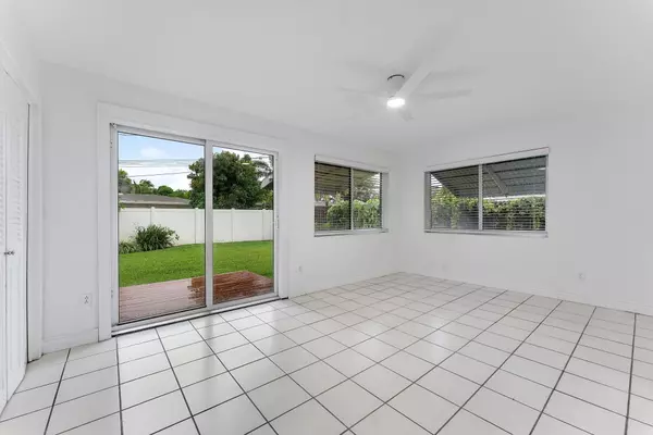 Fort Lauderdale, FL 33334,430 NE 49th ST