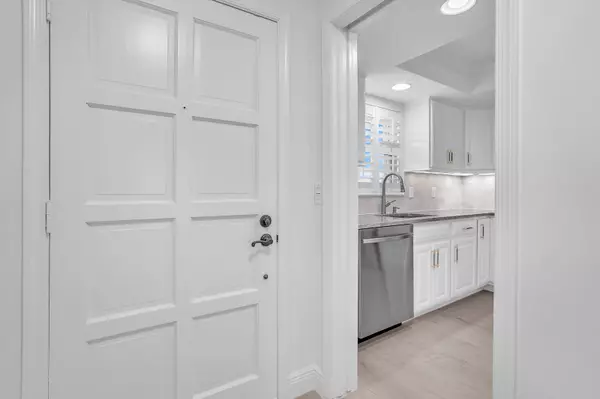 Atlantis, FL 33462,145 Atlantis BLVD 104