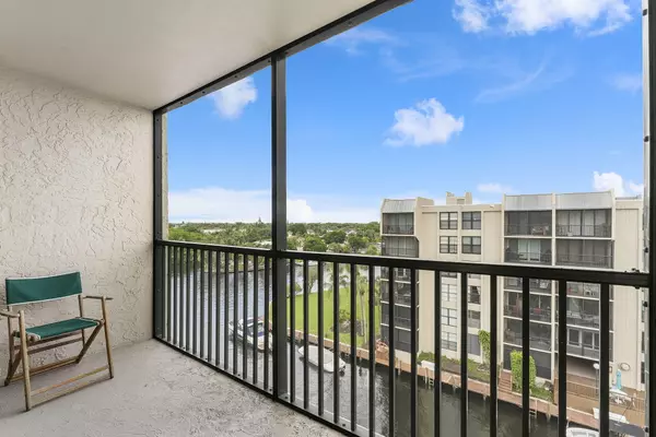 Boca Raton, FL 33432,8 Royal Palm Way 6040