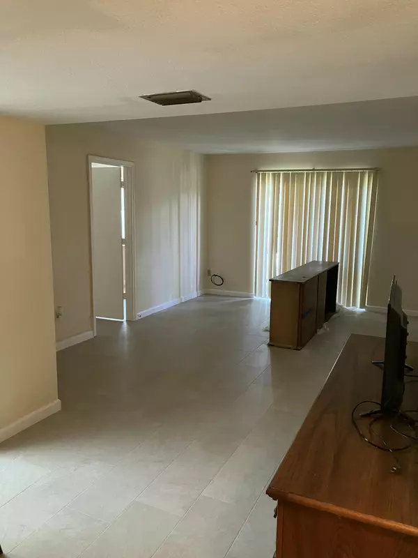 Stuart, FL 34994,950 S Kanner HWY C2