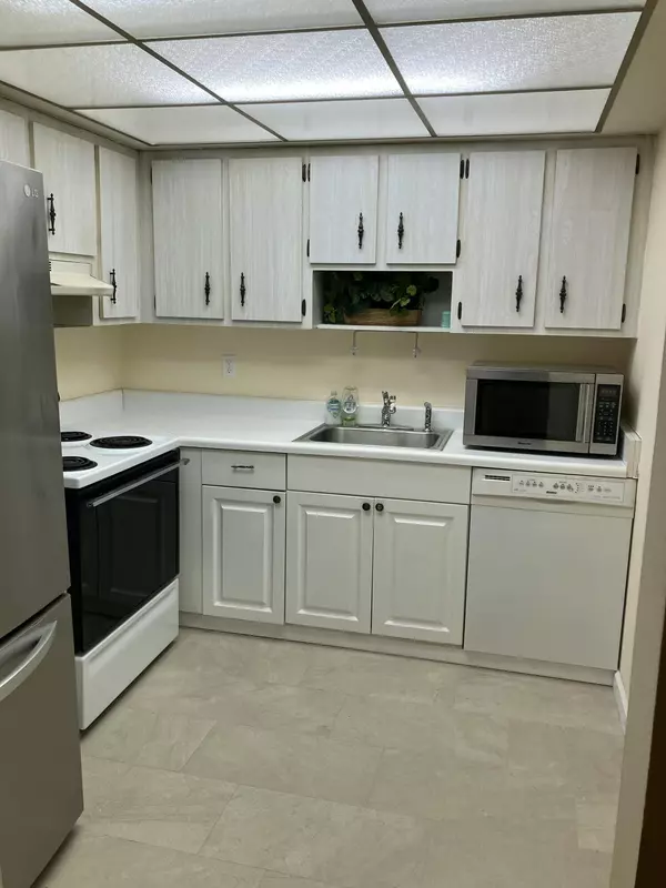 Stuart, FL 34994,950 S Kanner HWY C2