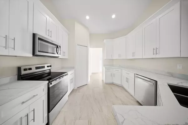 Fort Pierce, FL 34982,5605 Seagrape DR