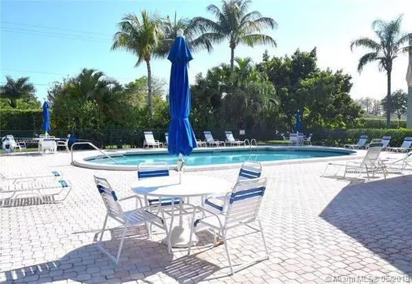 555 Banyan Tree LN 5, Delray Beach, FL 33483