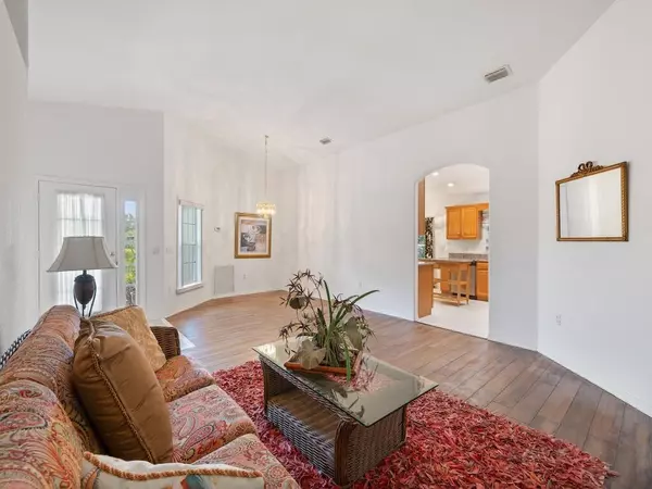 Vero Beach, FL 32966,5850 39th LN