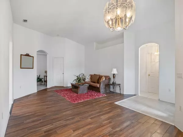 Vero Beach, FL 32966,5850 39th LN