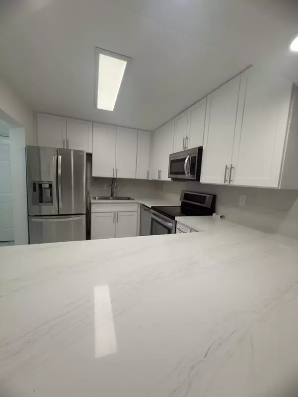 Boca Raton, FL 33428,9370 SW 8th ST 122