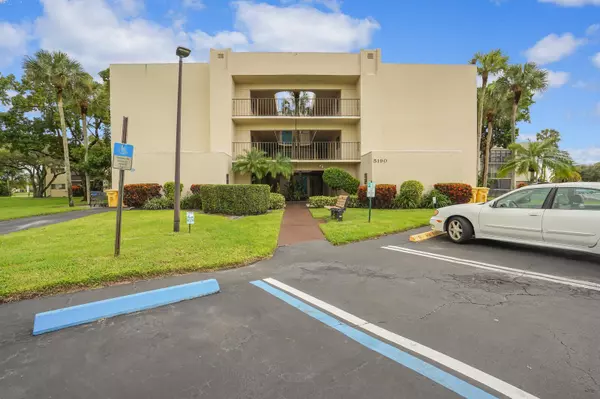 5190 Las Verdes CIR 214, Delray Beach, FL 33484